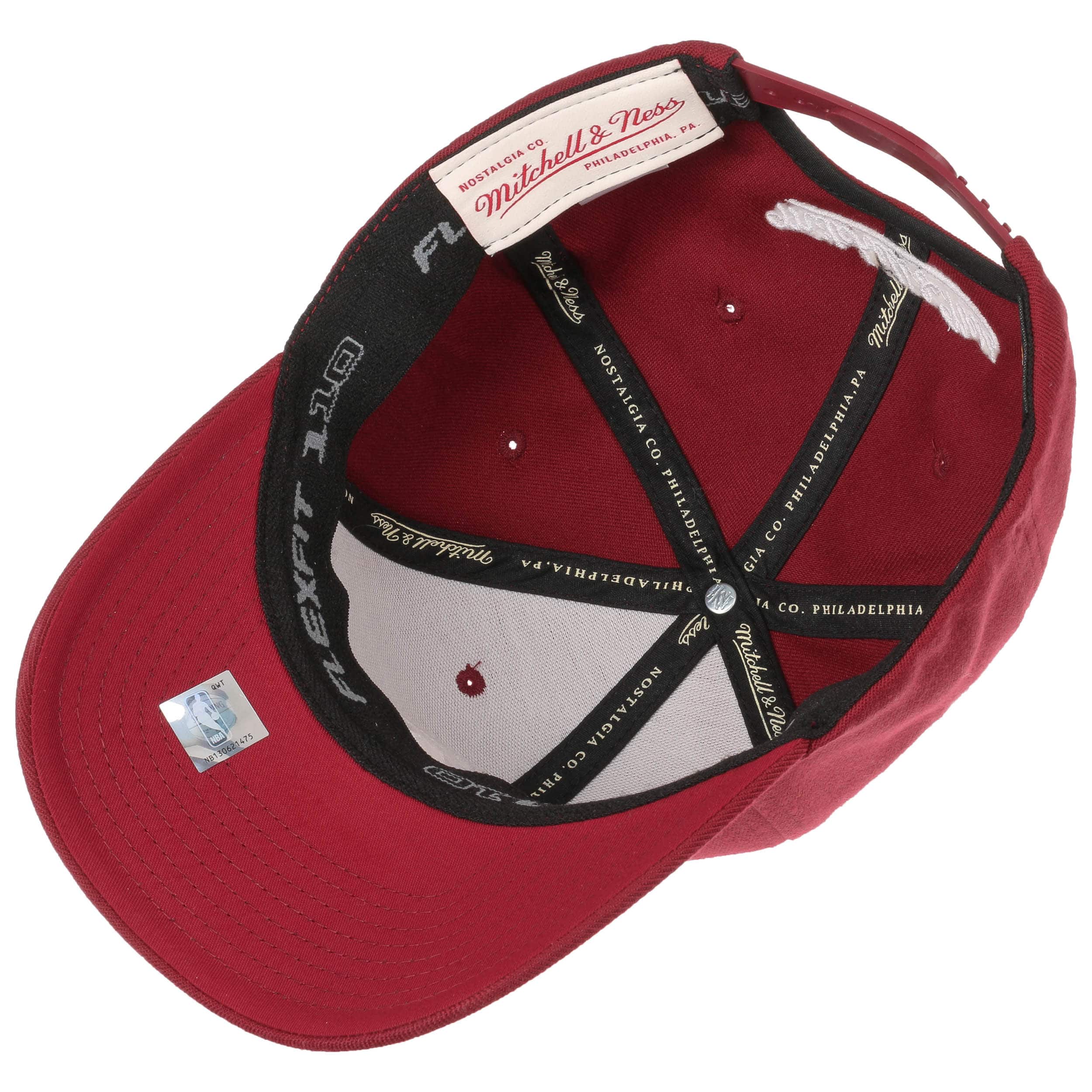 Mitchell & Ness All Day Bulls Snapback Cap in Burgundy