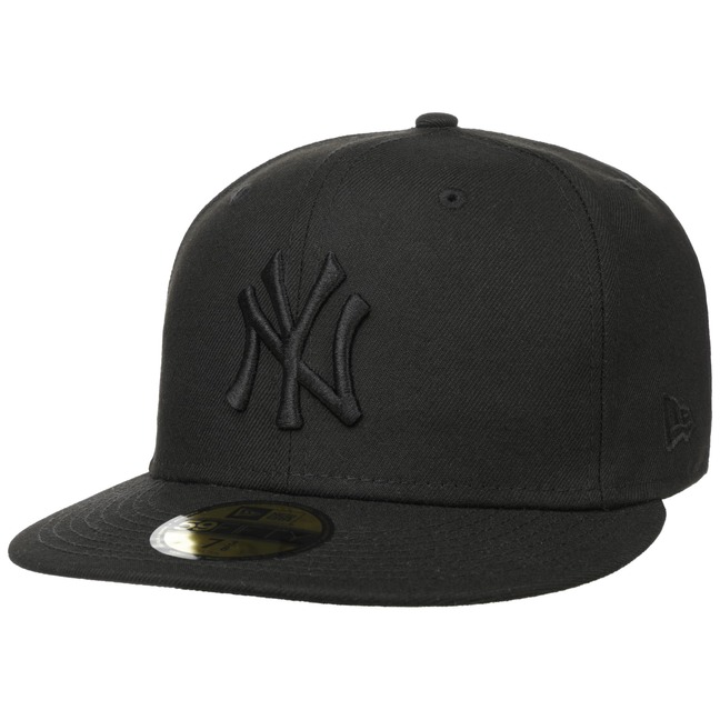 59Fifty Black on Black Yankees Cap by New Era - 46,95