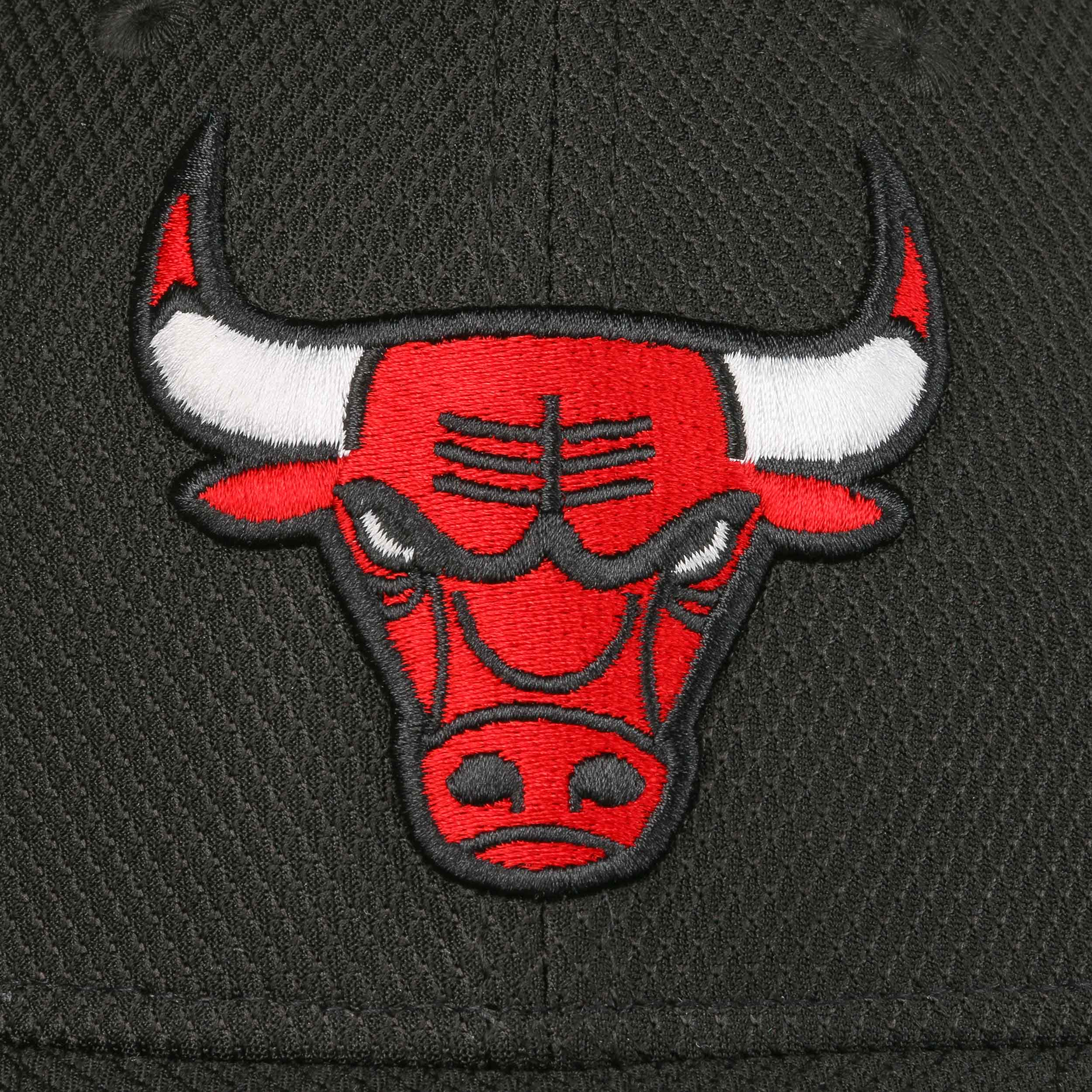 39Thirty Diamond Bulls Cap by New Era - 37,95