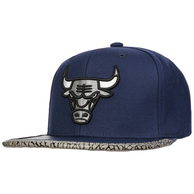 Chicago Bulls Snapback Cap by Mitchell & Ness --> Shop Hats