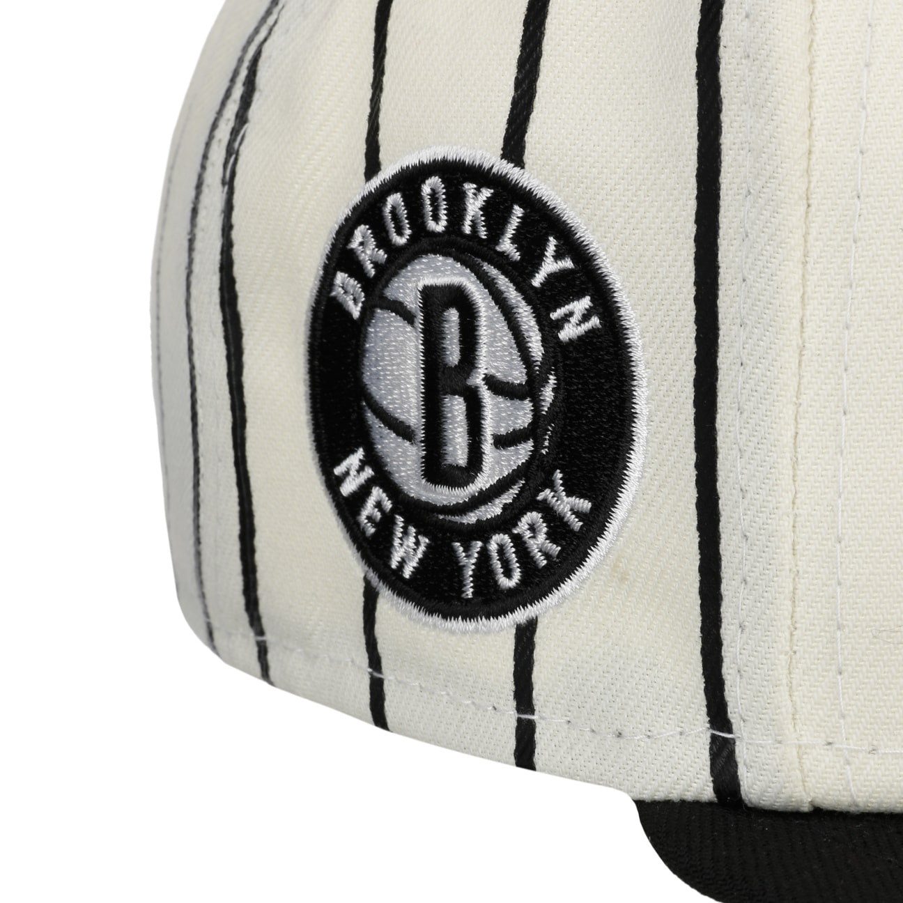 New Era Men's Brooklyn Nets Sports Knit Hat