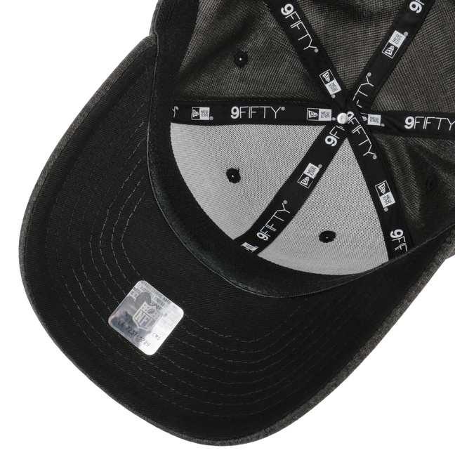 TOTAL BLACK FITTED CAP