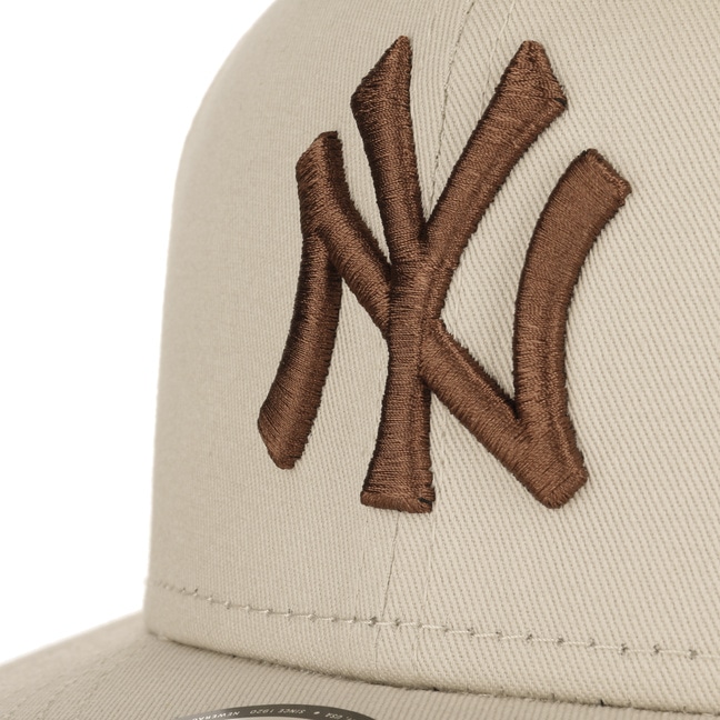 New Era Flat Brim Brown Logo 9FIFTY League Essential New York Yankees MLB  Beige Snapback Cap