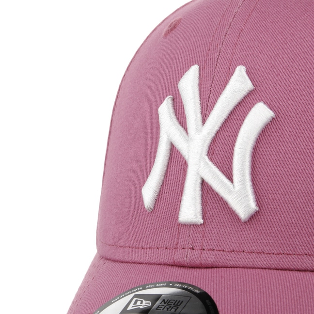 9Forty Classic Essential Yankees Cap by New Era - 32,95 €