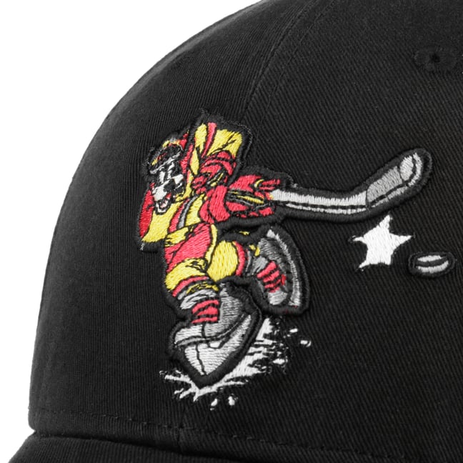9Forty Goofy Sports Cap by New Era - 24 