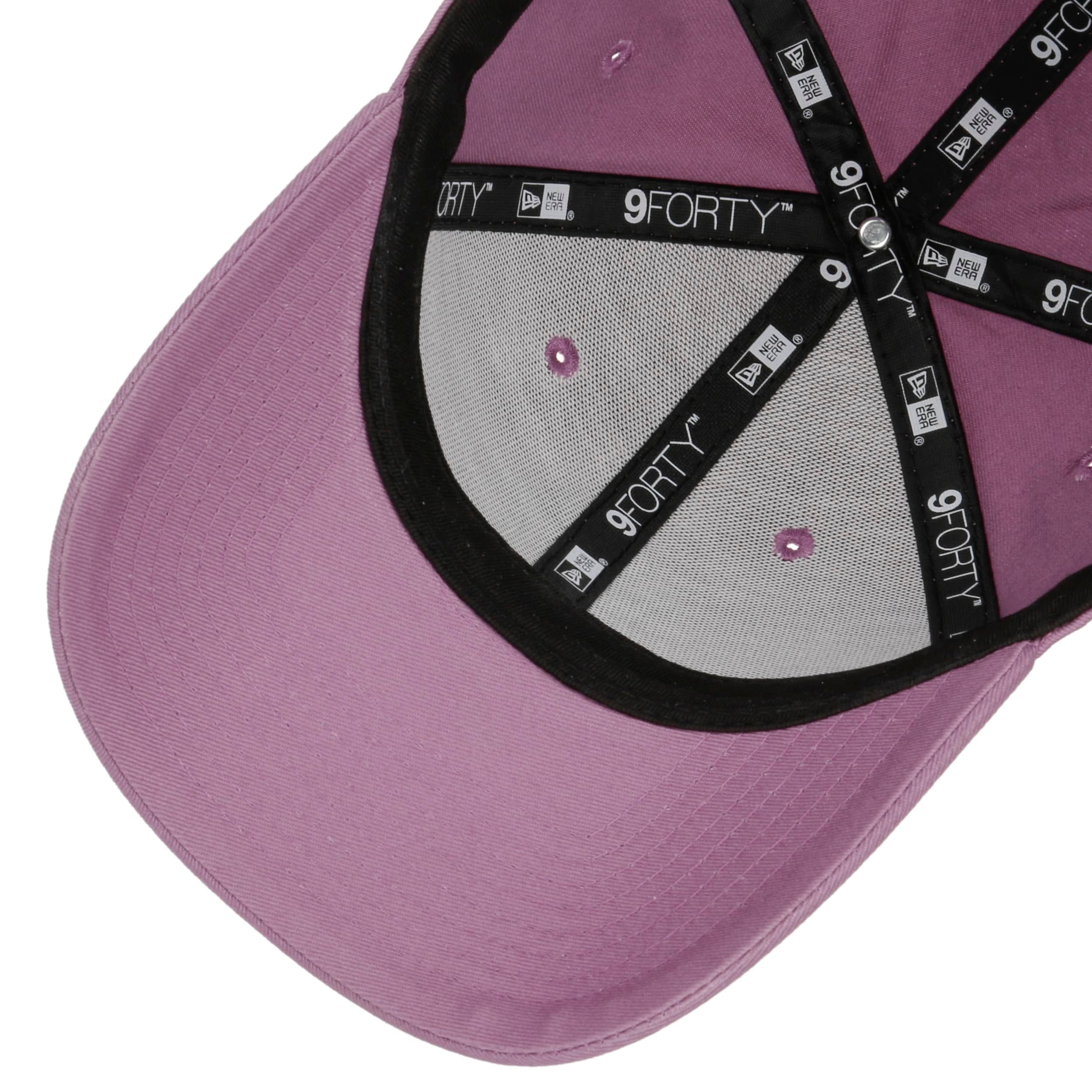9Forty MLB Essential Yankees Cap by New Era --> Shop Hats, Beanies