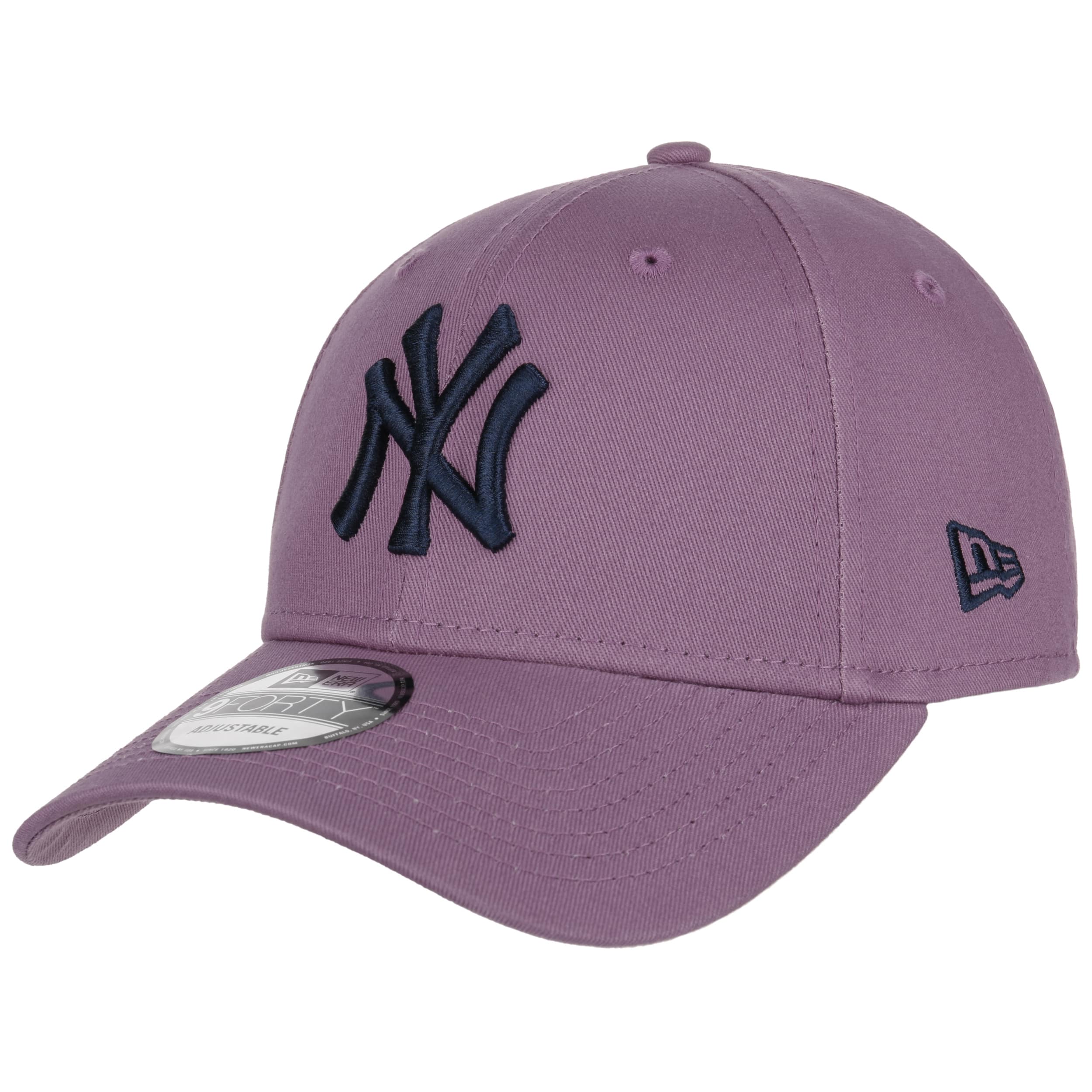 https://img.hatshopping.com/9Forty-MLB-Essential-Yankees-Cap-by-New-Era-lilac.67077_rf104.jpg