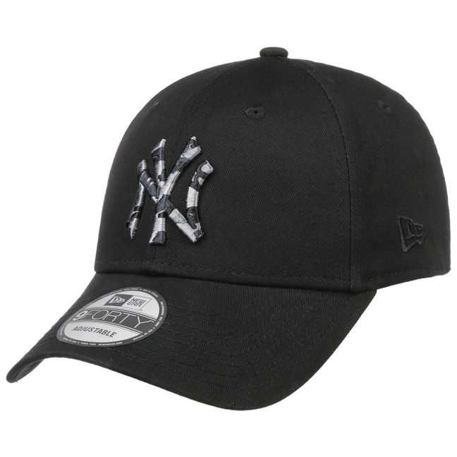 9Forty NY Yankees Strapback Cap by New Era