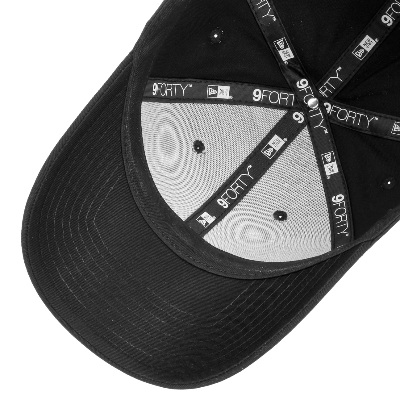 9Forty Team Outline White Sox Cap by New Era 29,95