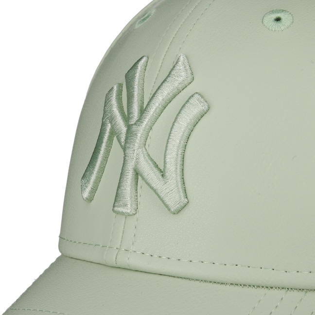 9Forty-WMNS-Mint-PU-Yankees-