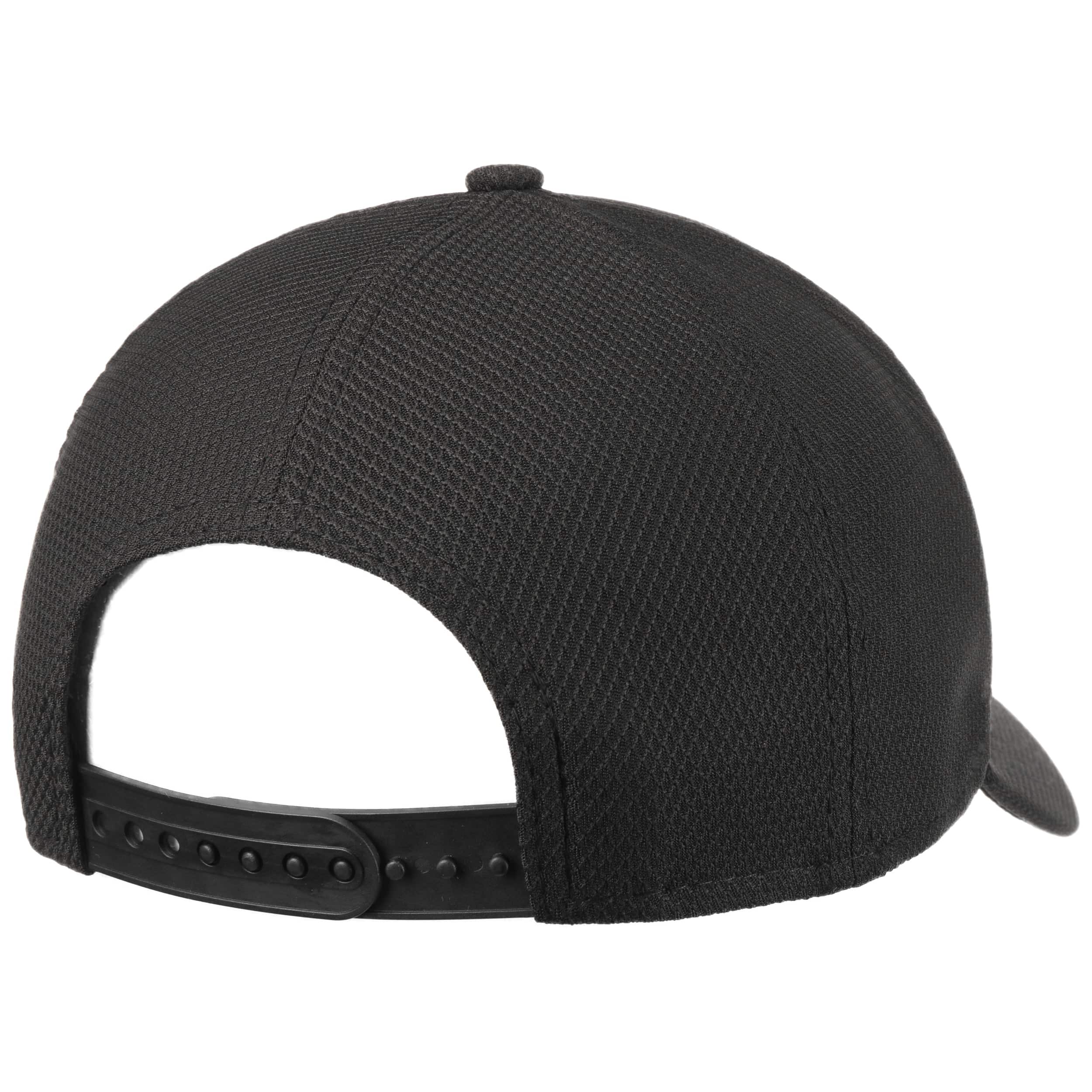 Black Base A-Frame Bulls Cap by New Era - 29,95