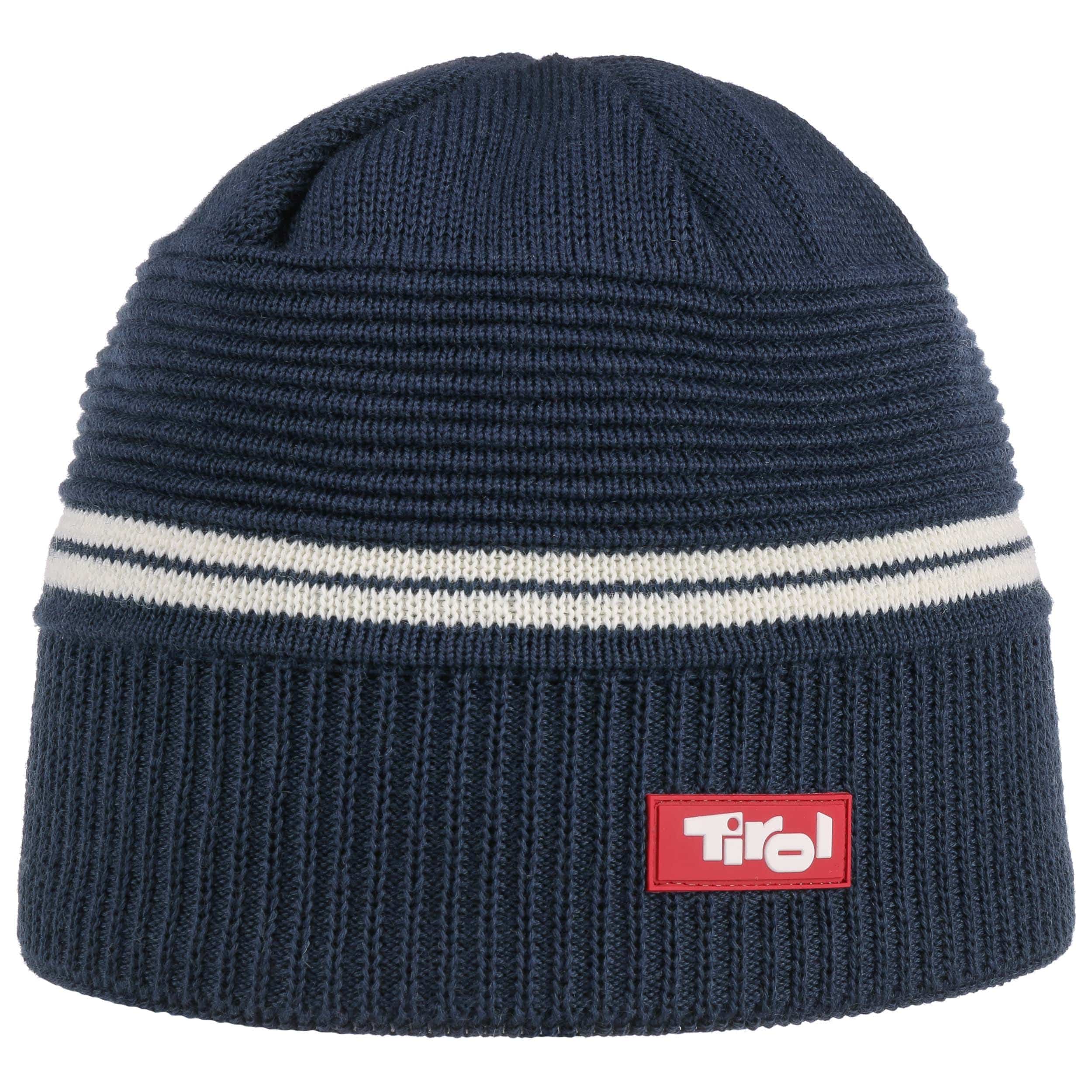 white ski hat