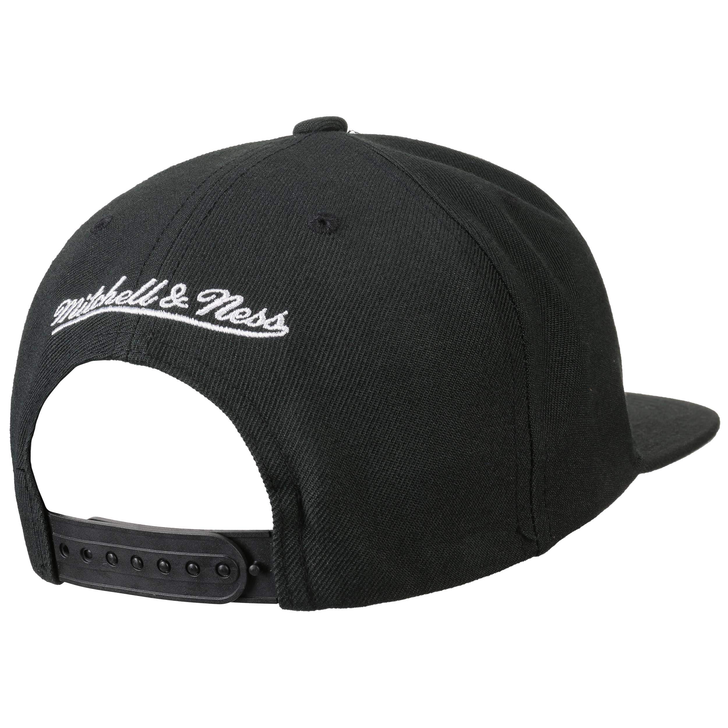 HWC NBA Bulls Cap by Mitchell & Ness - 37,95