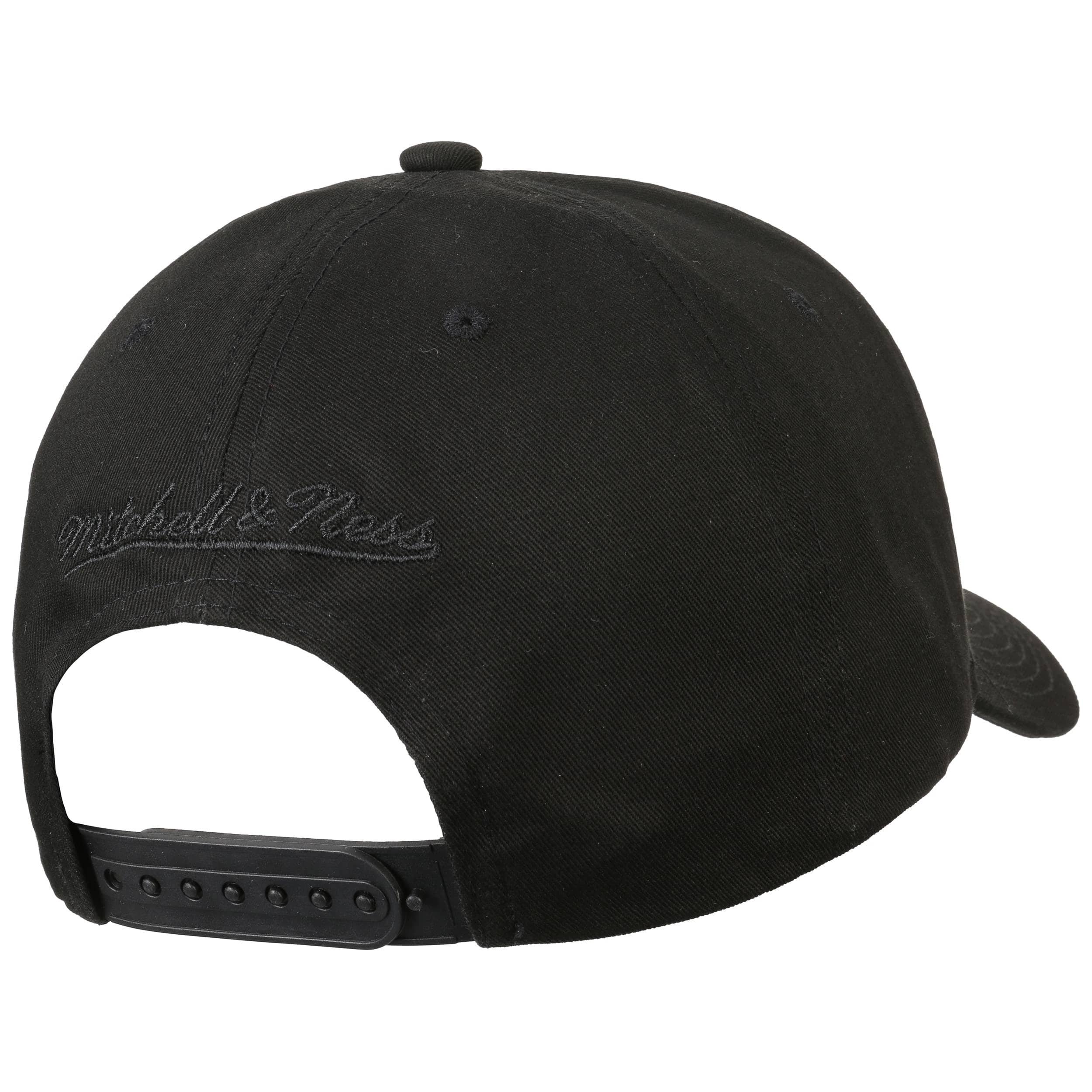 Low Profile Bulls Cap by Mitchell 