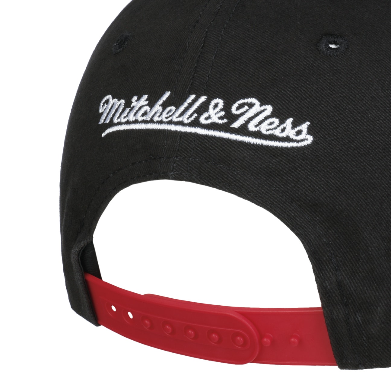 Chicago Bulls Snapback Cap by Mitchell & Ness --> Shop Hats, Beanies & Caps  online ▷ Hatshopping