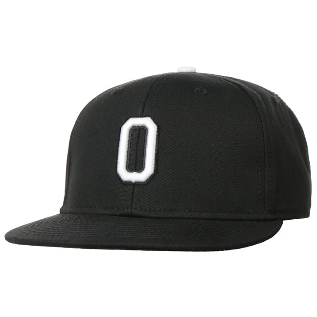 o's hat black and white