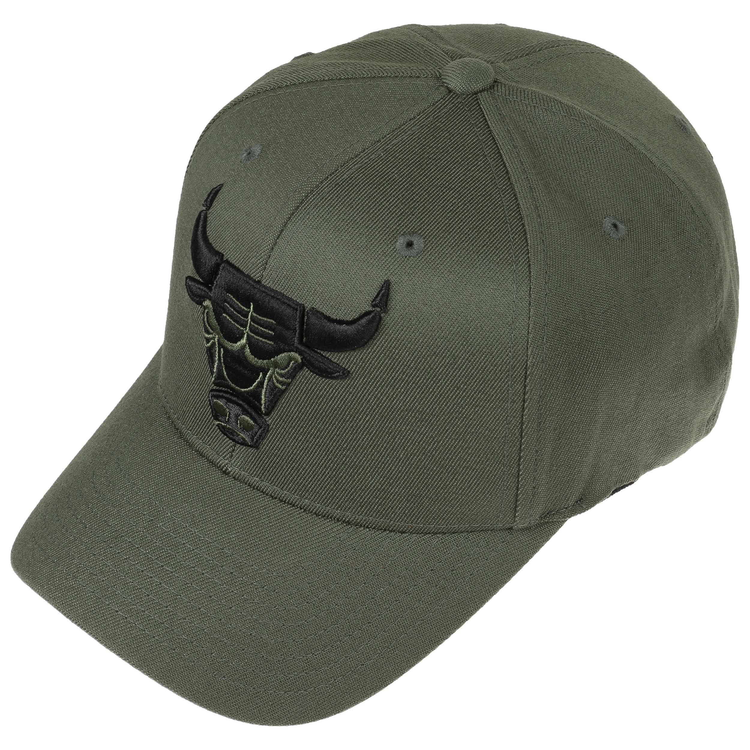 Mitchell & Ness 110 Chicago Bulls snapback cap in black