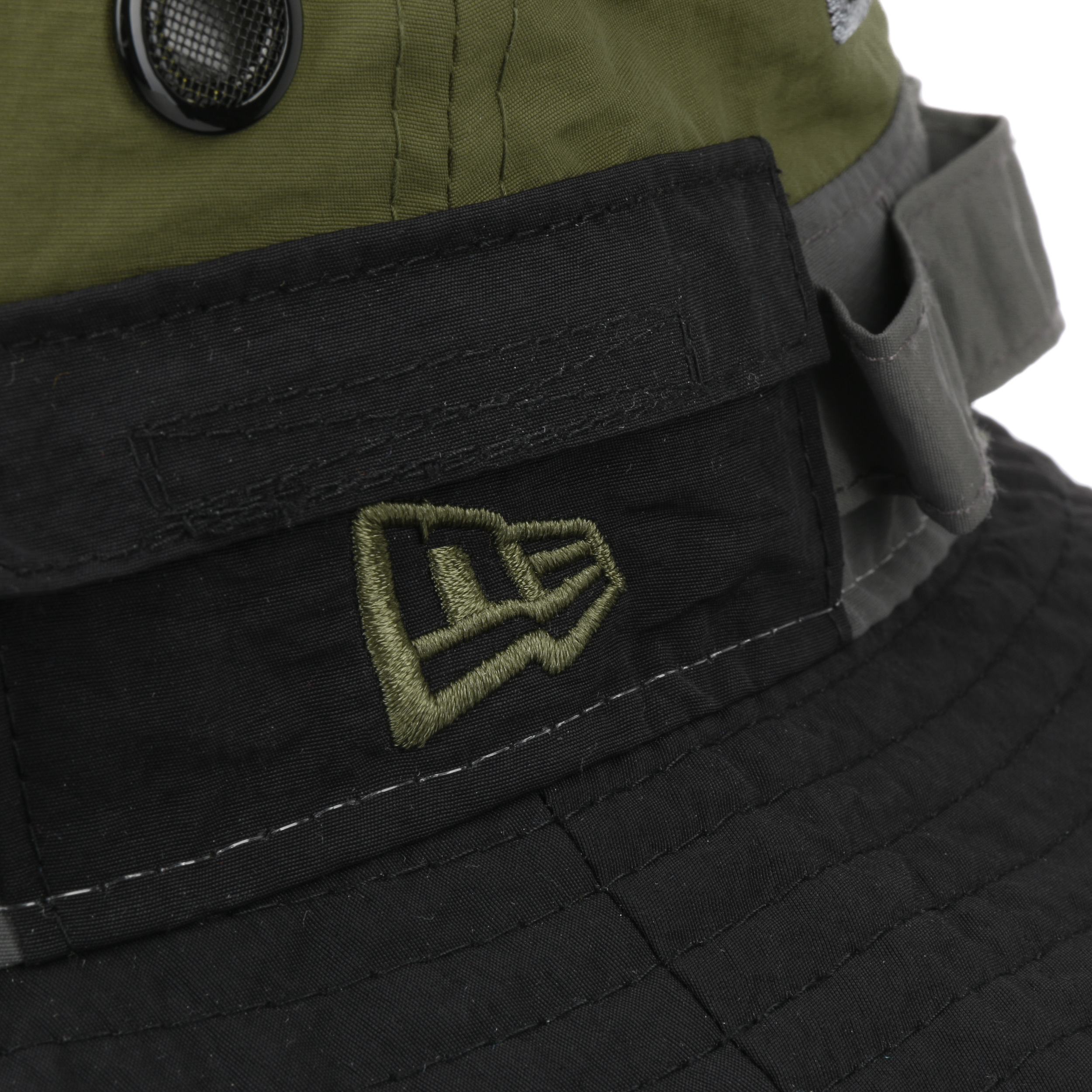 Panelled Adventurer Bucket Cloth Hat by New Era - 40,95 €