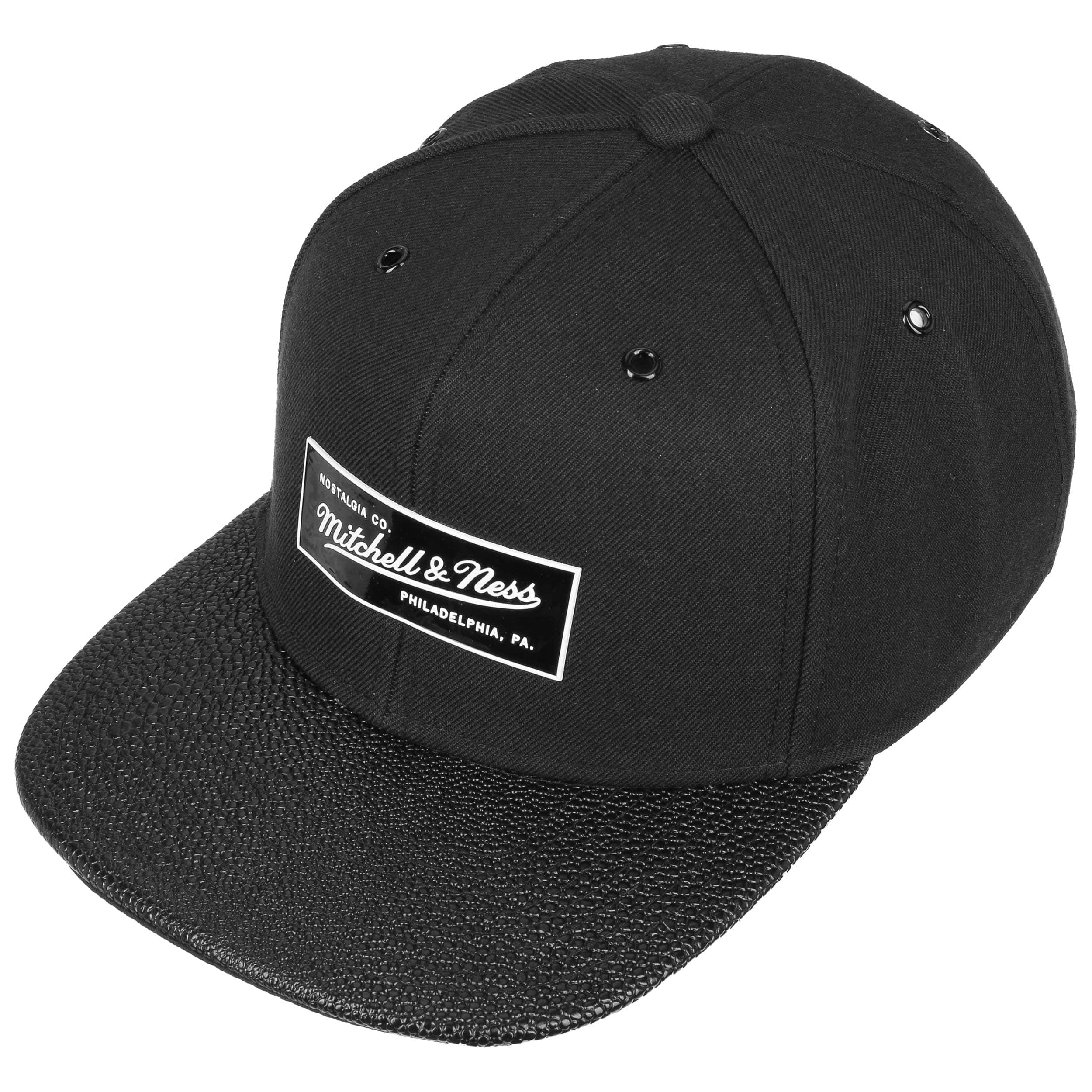 Ultimate Snapback Cap by Mitchell & Ness - 35,95