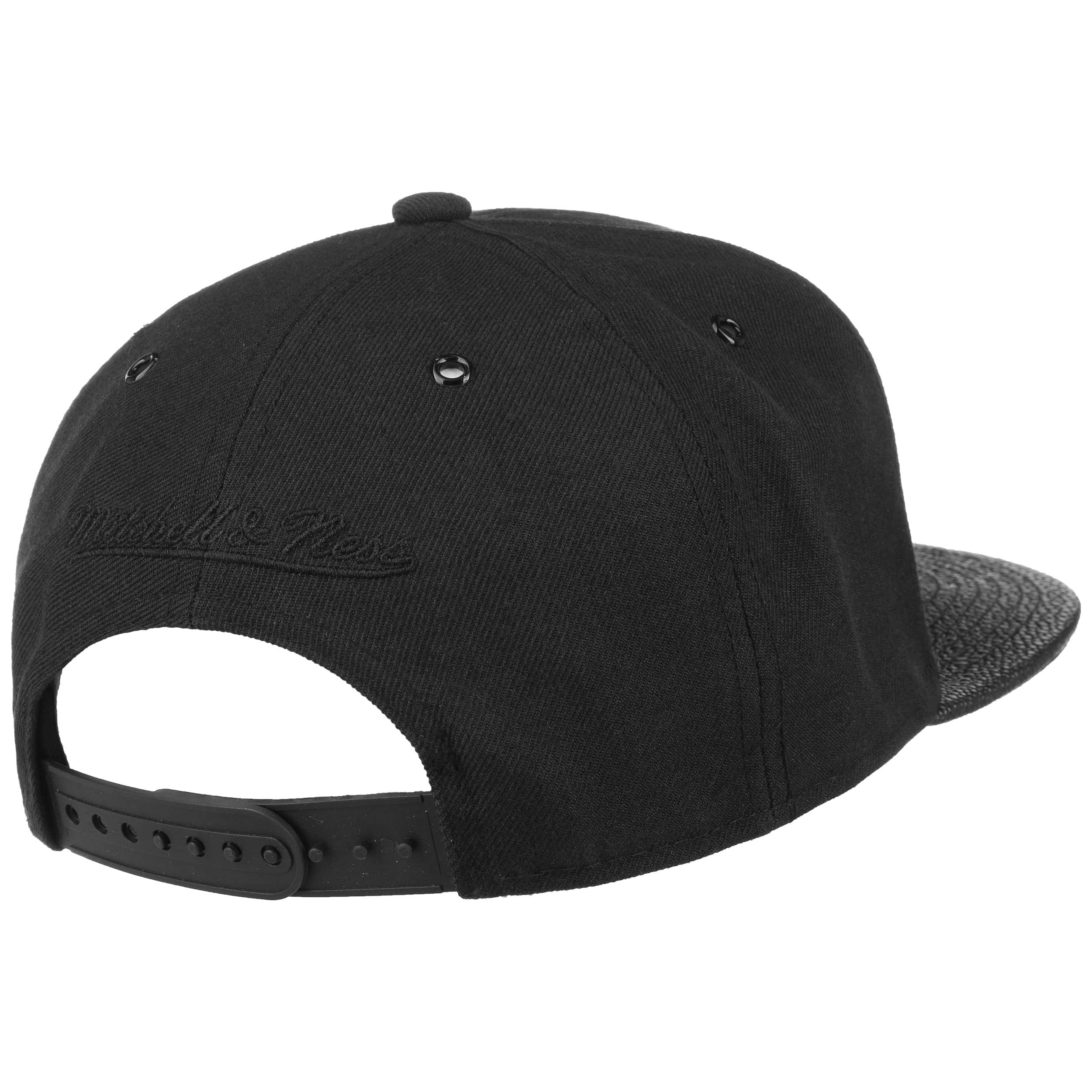 Ultimate Snapback Cap by Mitchell & Ness 35,95
