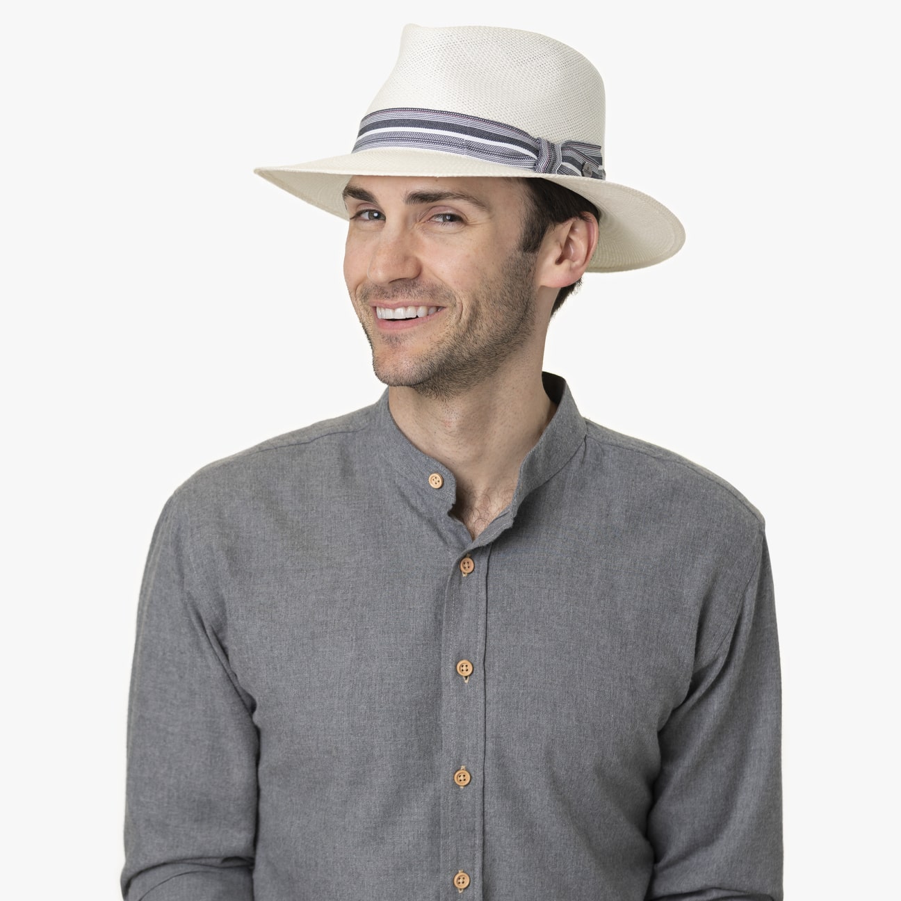 https://img.hatshopping.com/Zandrico-Traveller-Panama-Hat-by-Lierys.63847_8.jpg