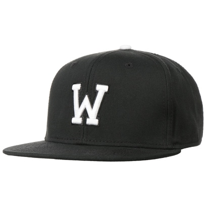 W Letter Snapback Cap - 24,95 &euro;
