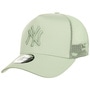 Uni League Ess Yankees Trucker Cap by New Era mint green