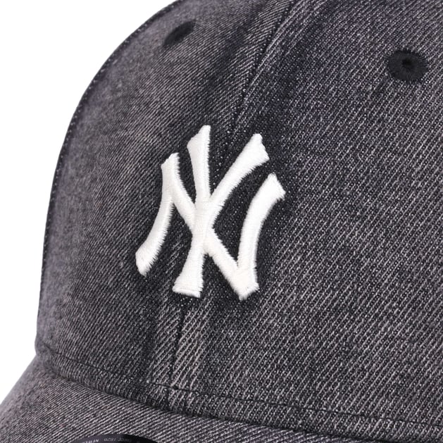 9Forty Acid Wash Denim Yankees Cap by New Era - 42,95 €