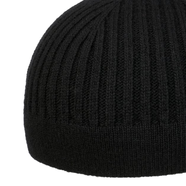 Classic Knit Cap by Roeckl --> Shop Hats, Beanies & Caps online
